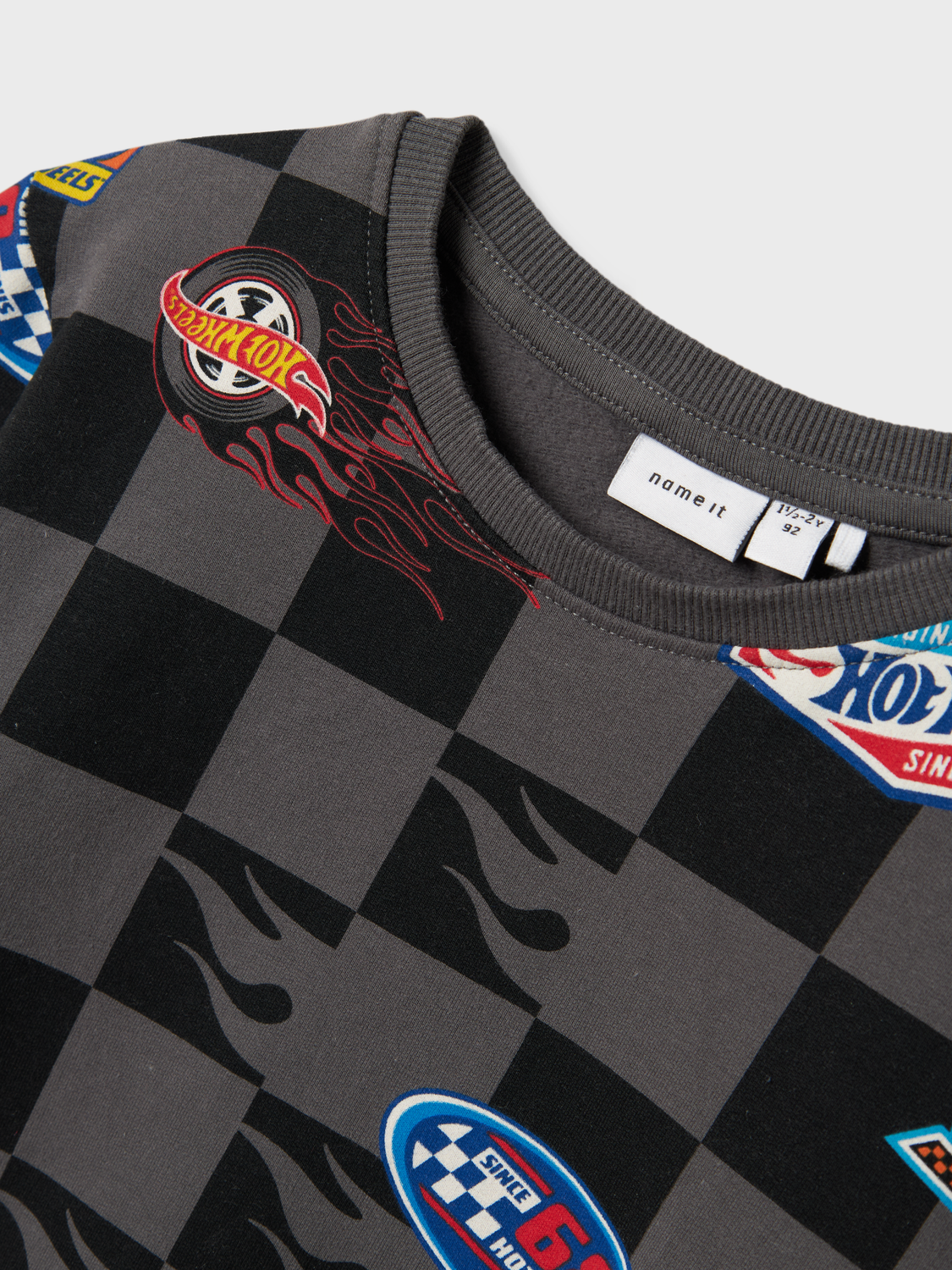 model_shot-front_full